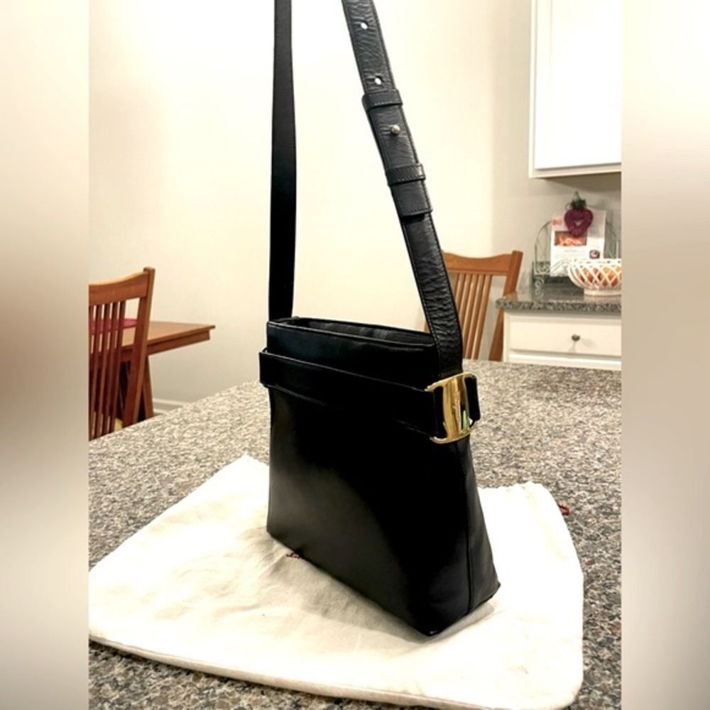 Salvatore Ferragamo AF-21 8726 Black Leather Shoulder Bag/Purse & Dust bag - Picture 2 of 11